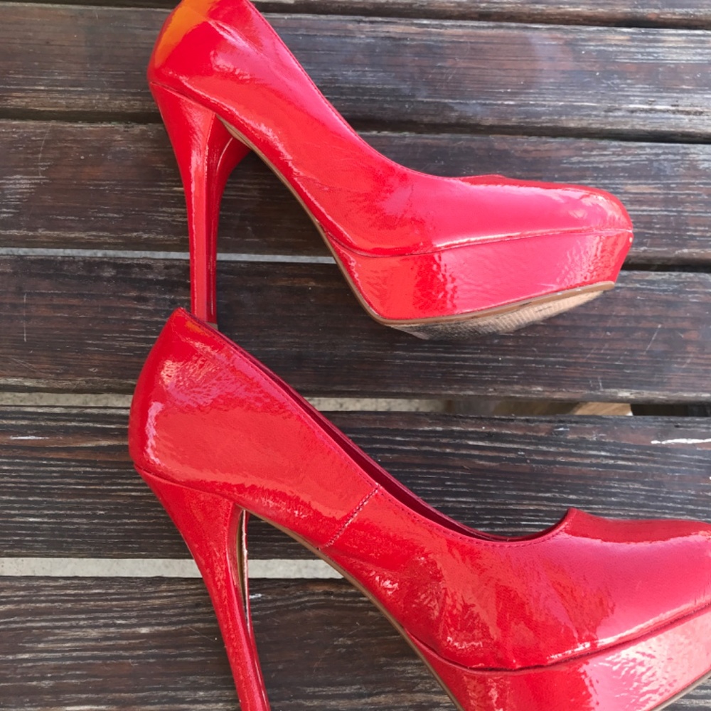 Red Heels - Picture 5 of 5